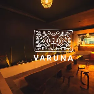 https://casa-varuna.quintano-roohotels.com