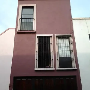 https://hostal-casa-purpura.hotels-in-queretaro.com